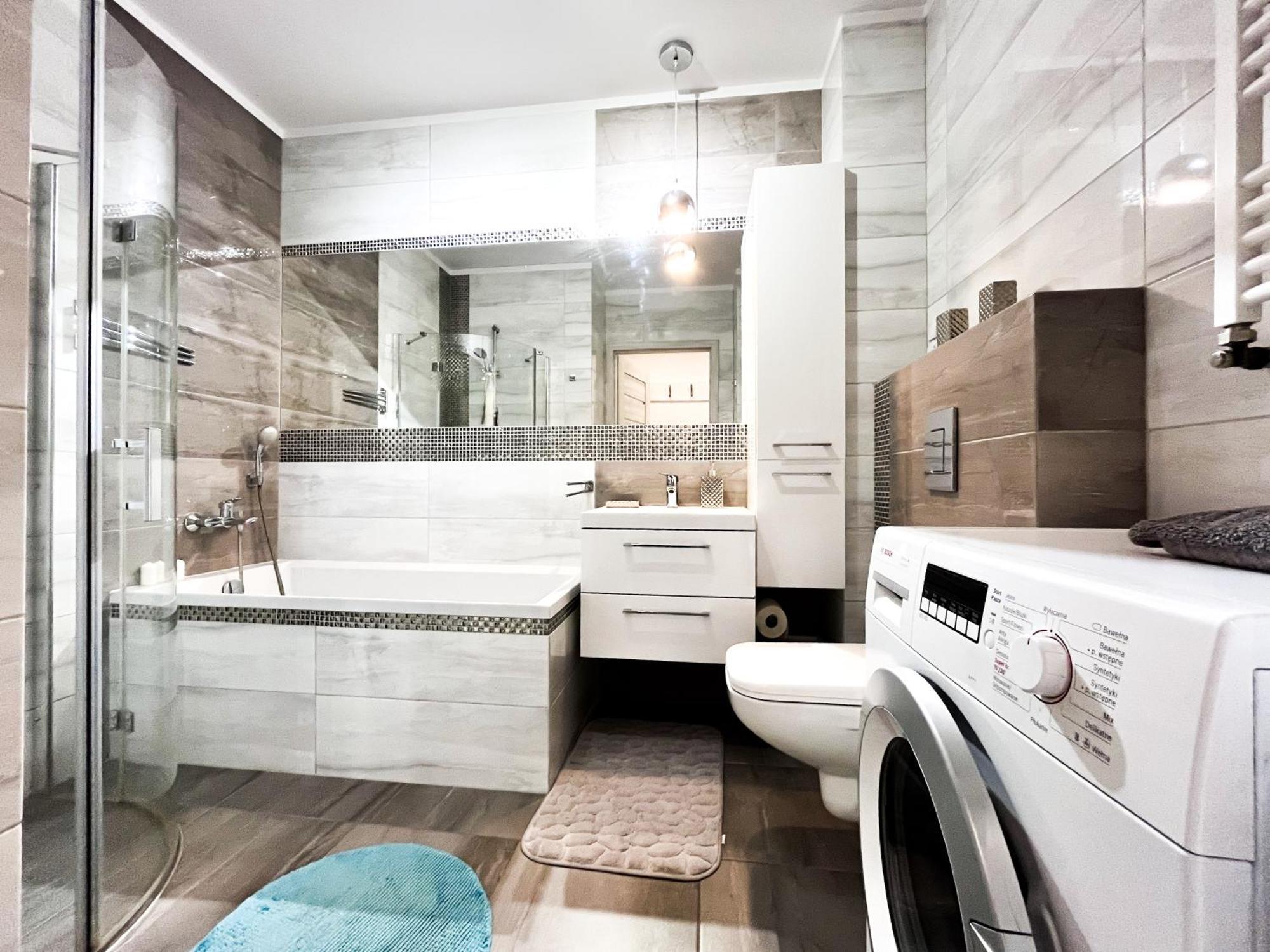 Apartament Walk To Park, Modern 2bd Kitchen! Balcony, Parking Wrocław
