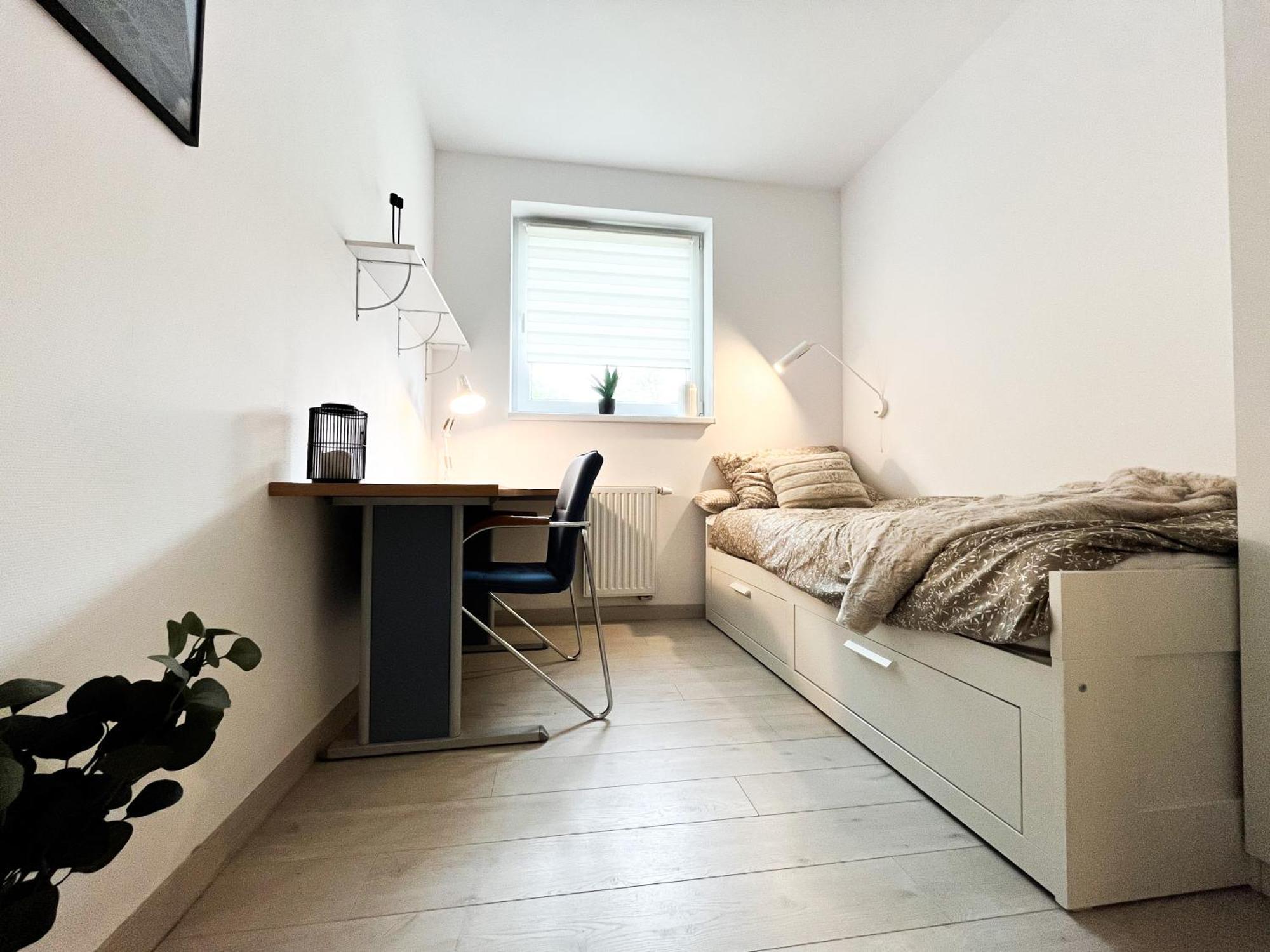 Walk To Park, Modern 2bd Kitchen! Balcony, Parking Apartament Wrocław