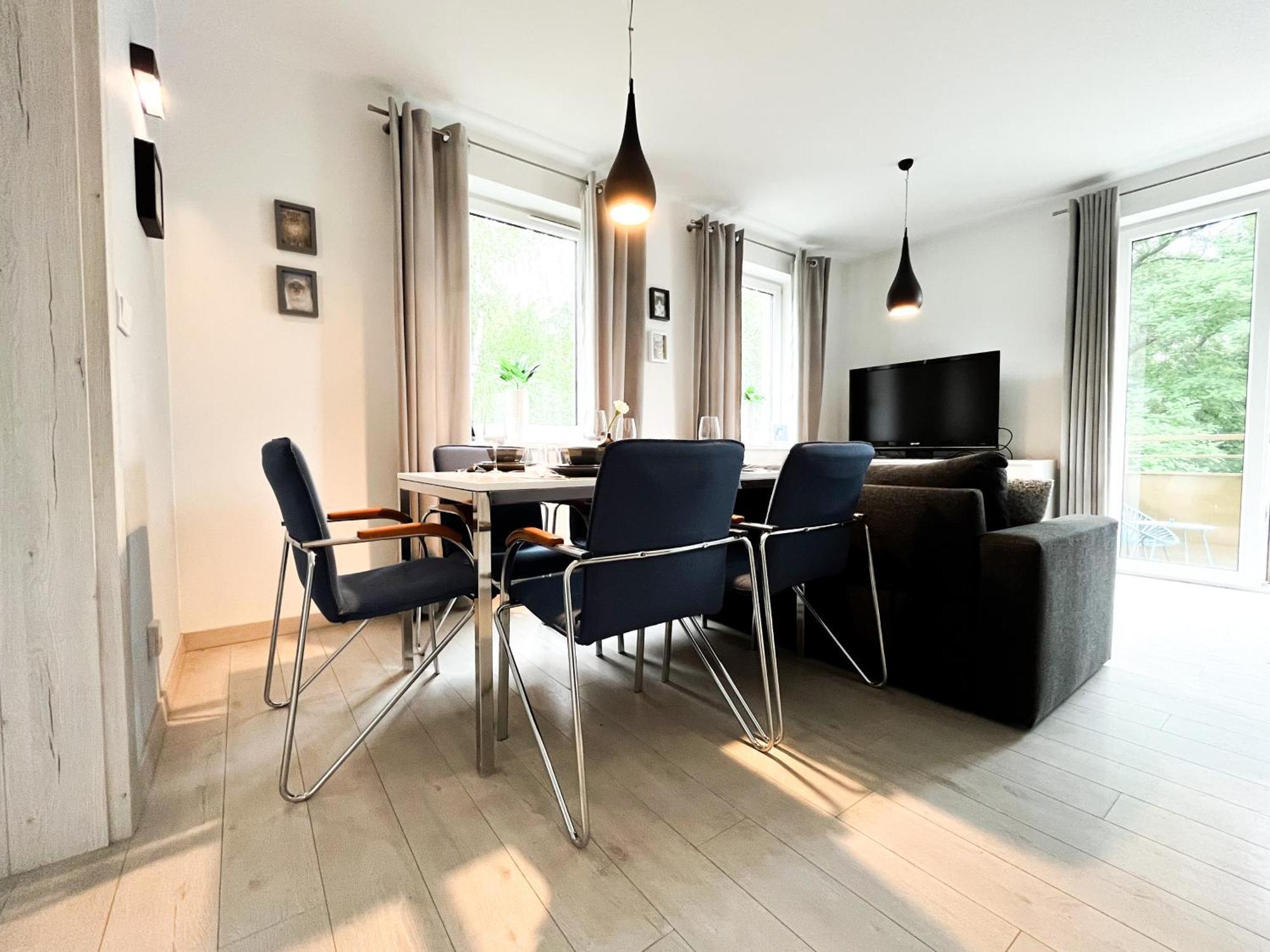 Apartament Walk To Park, Modern 2bd Kitchen! Balcony, Parking *