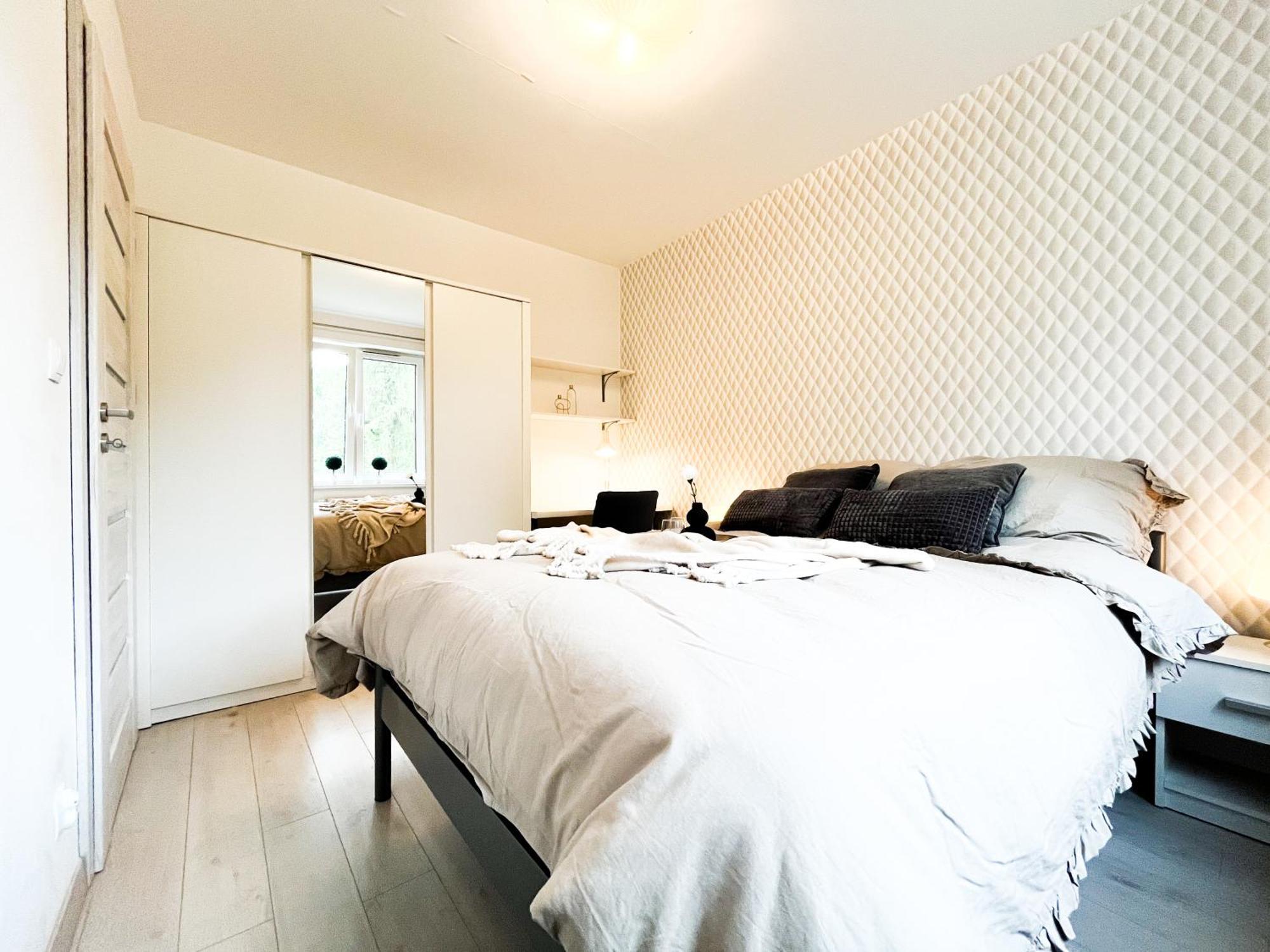 Apartament Walk To Park, Modern 2bd Kitchen! Balcony, Parking Wrocław